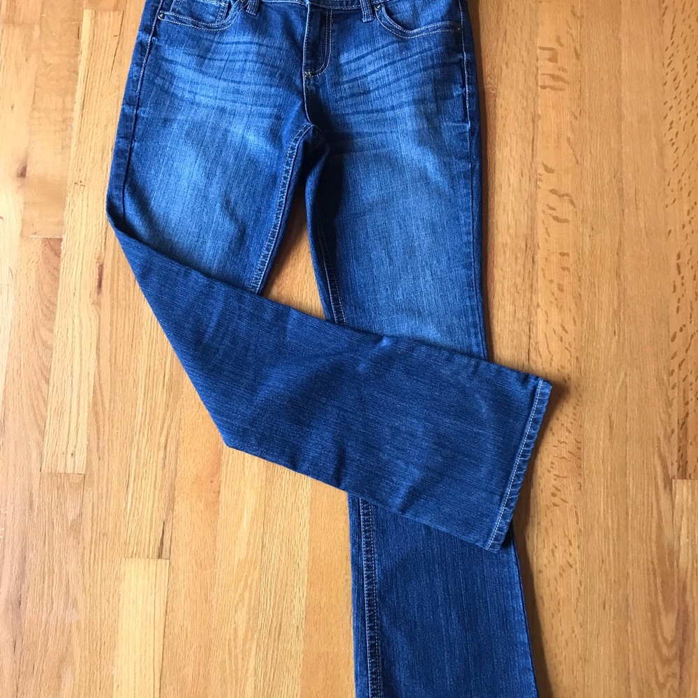 a.n.a. Jeans